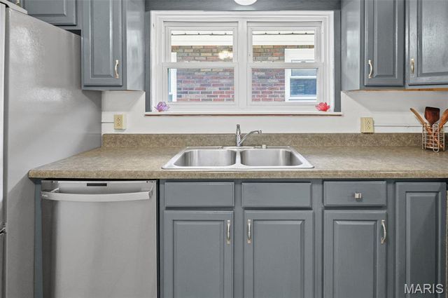 6109 Newport Avenue, St Louis, MO 63116