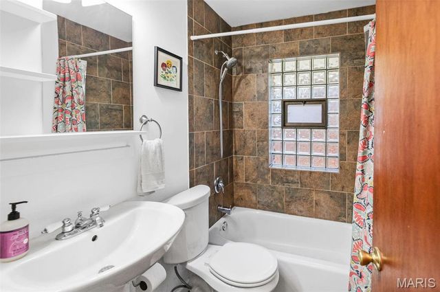 6109 Newport Avenue, St Louis, MO 63116