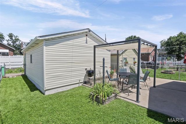 6109 Newport Avenue, St Louis, MO 63116