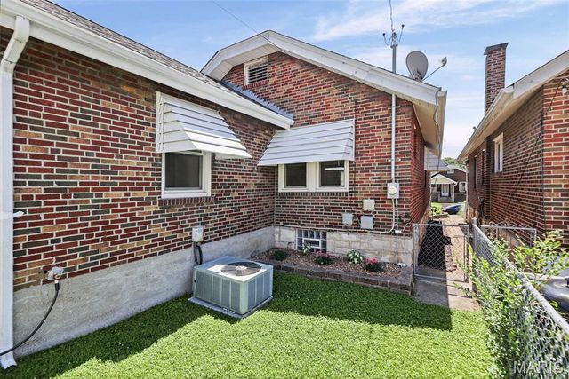 6109 Newport Avenue, St Louis, MO 63116