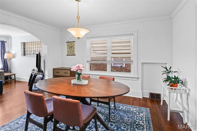 6109 Newport Avenue, St Louis, MO 63116