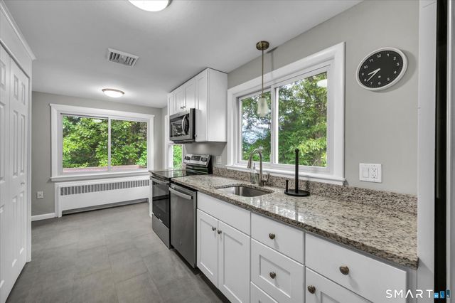 24 Ridge Road, Cromwell, CT 06416