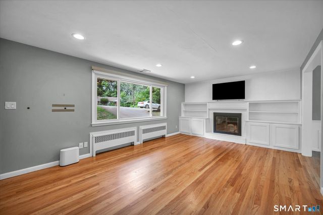 24 Ridge Road, Cromwell, CT 06416