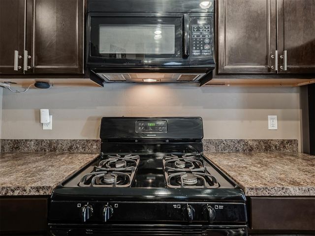 1880 Bliss Circle, Newcastle, OK 73065