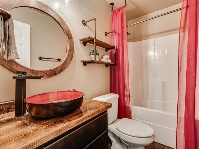 1880 Bliss Circle, Newcastle, OK 73065