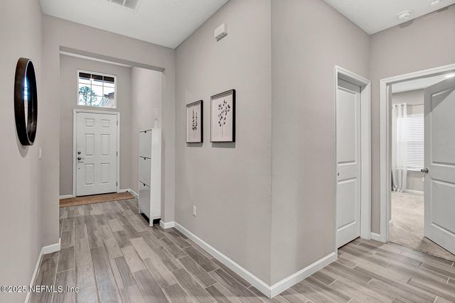1641 STRAWBERRY CREEK Court, Jacksonville, FL 32211