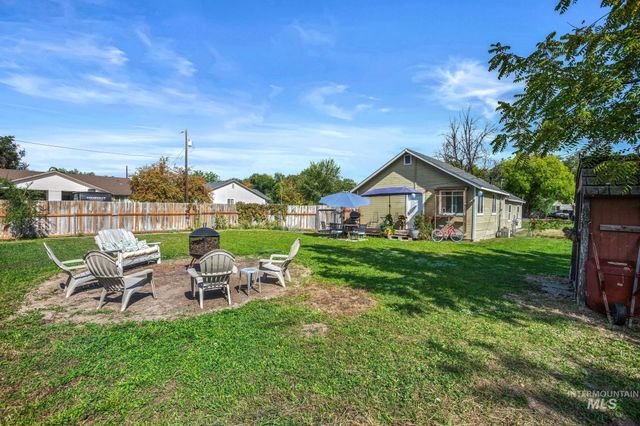 61 N Canyon St, Nampa, ID 83651