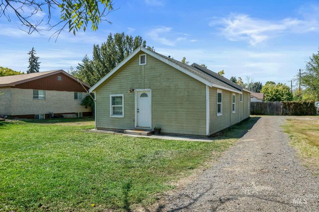 61 N Canyon St, Nampa, ID 83651