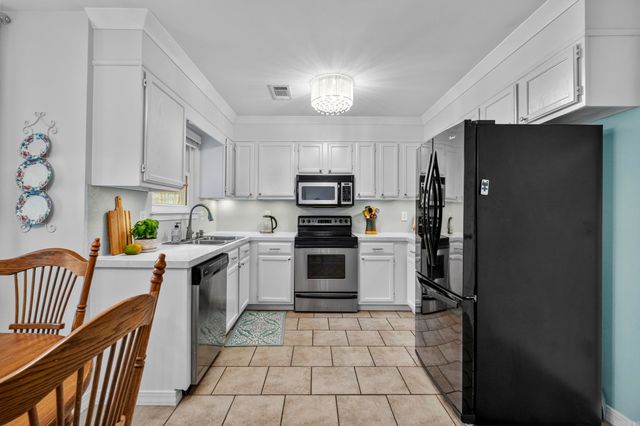 6 Wagon Wheel Court, Little Rock, AR 72211