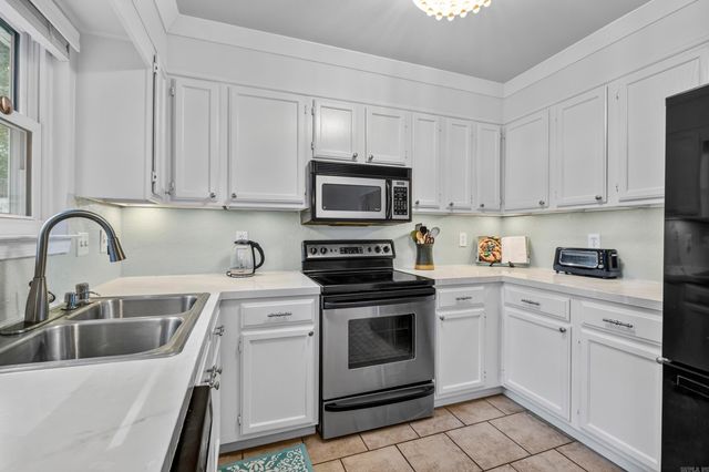 6 Wagon Wheel Court, Little Rock, AR 72211