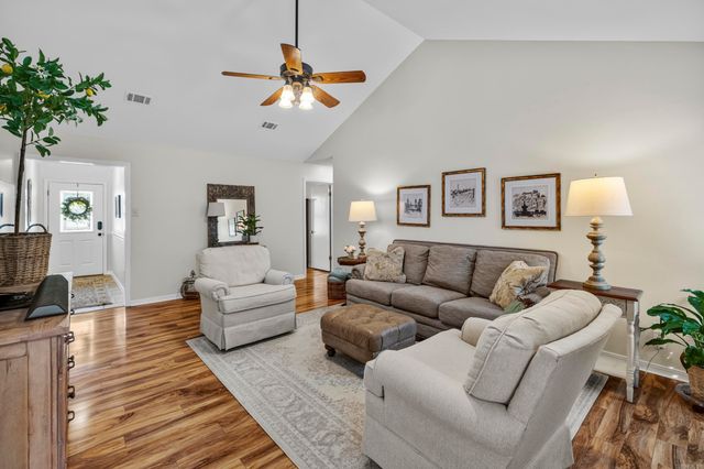 6 Wagon Wheel Court, Little Rock, AR 72211