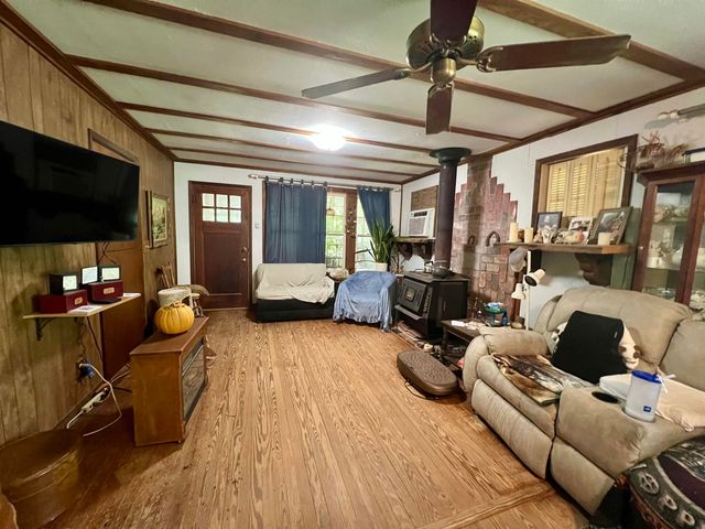 5002 CR 112 N, Overton, TX 75684