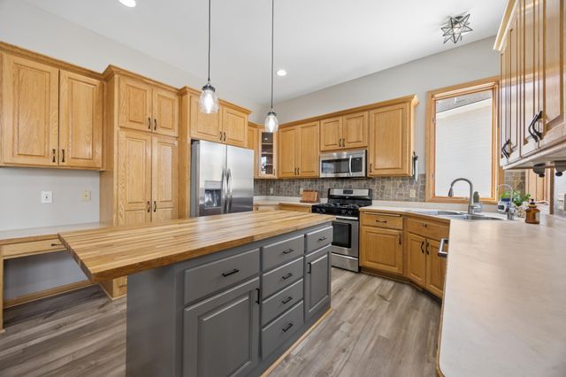 1261 156th Lane NW, Andover, MN 55304