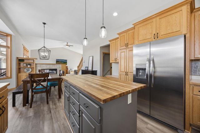 1261 156th Lane NW, Andover, MN 55304