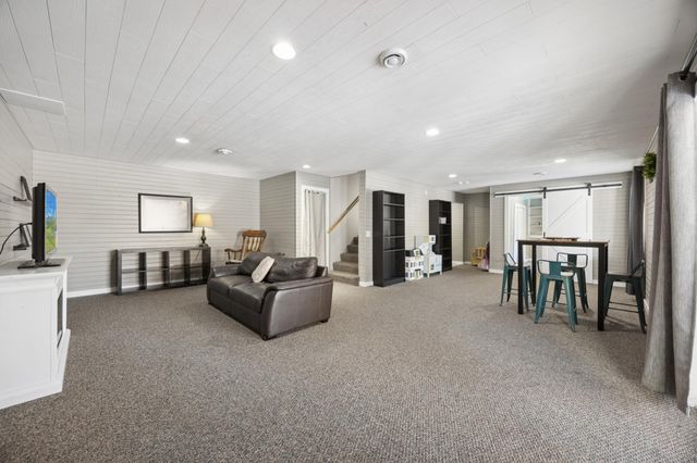 1261 156th Lane NW, Andover, MN 55304