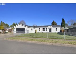 4779 SEDONA Dr, Eugene, OR 97404