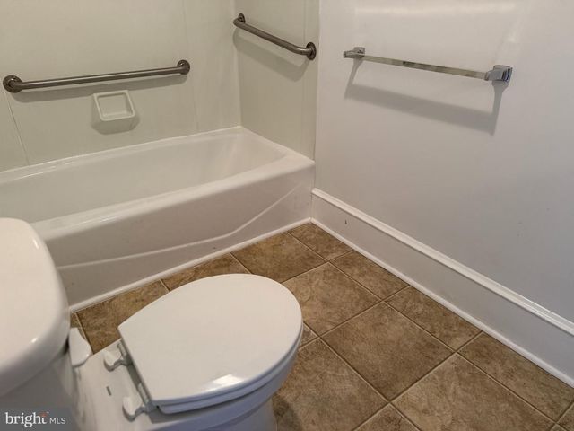 310 N DUPONT RD, Wilmington, DE 19804