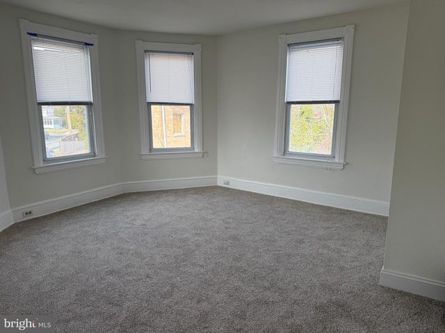 310 N DUPONT RD, Wilmington, DE 19804