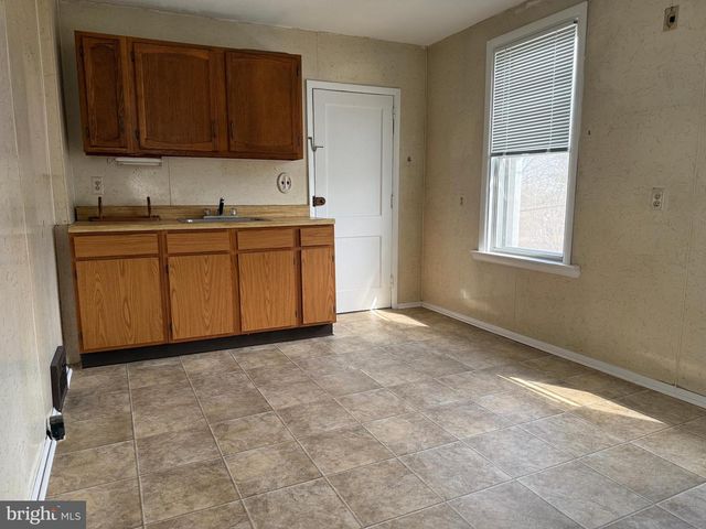 310 N DUPONT RD, Wilmington, DE 19804