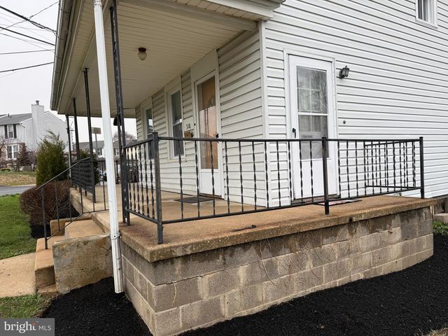310 N DUPONT RD, Wilmington, DE 19804