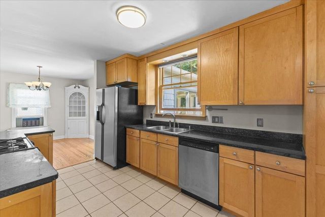 60 University Terrace, Burlington, VT 05401