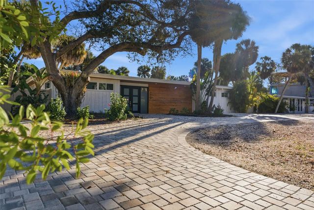 4879 COMMONWEALTH DRIVE, Sarasota, FL 34242