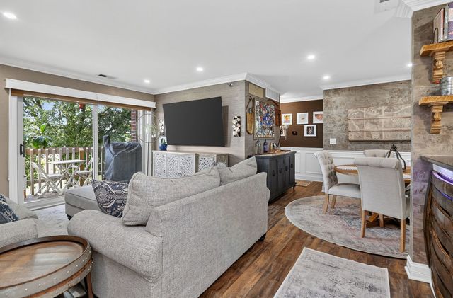 206 Glengarry Drive 208, Bloomingdale, IL 60108