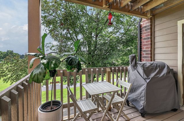 206 Glengarry Drive 208, Bloomingdale, IL 60108