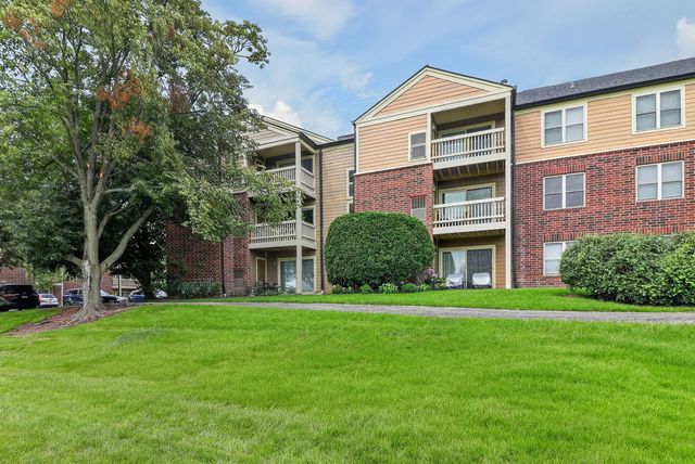 206 Glengarry Drive 208, Bloomingdale, IL 60108