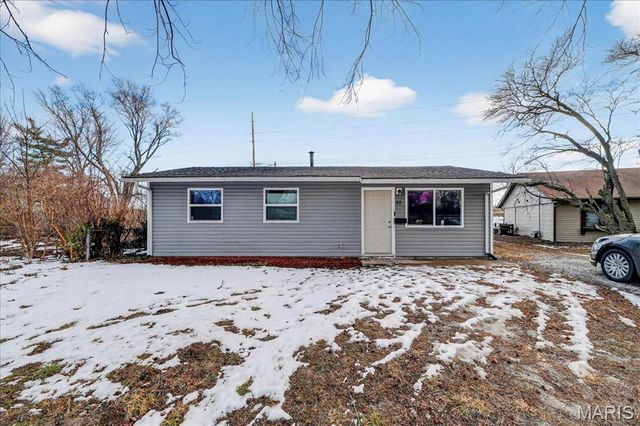 92 W Adams Drive, Cahokia, IL 62206