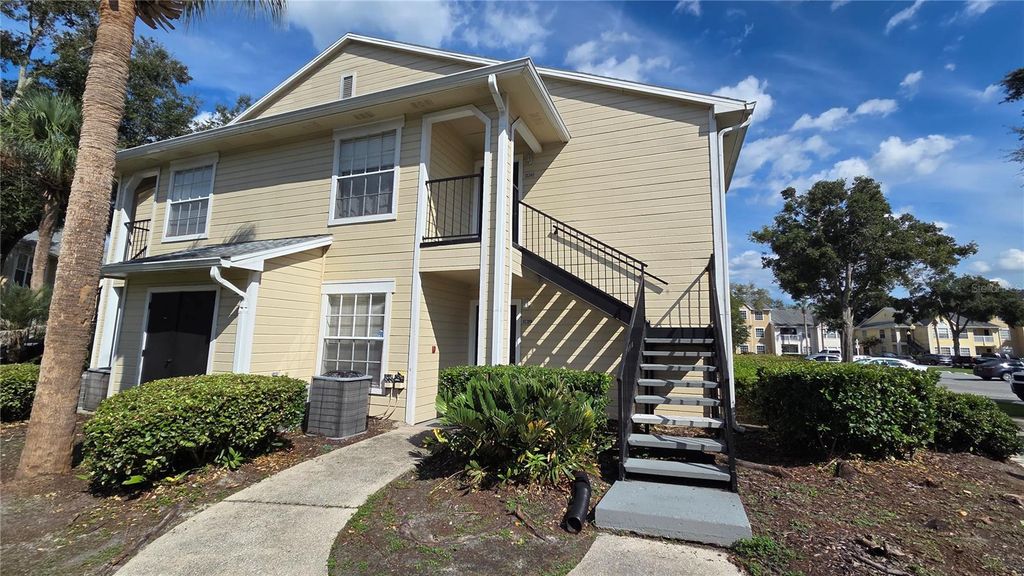 Image 2 of property listing at 1073 S HIAWASSEE ROAD 1011, Orlando, FL 32835