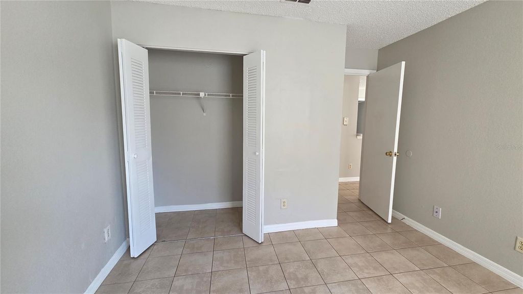 Image 15 of property listing at 1073 S HIAWASSEE ROAD 1011, Orlando, FL 32835