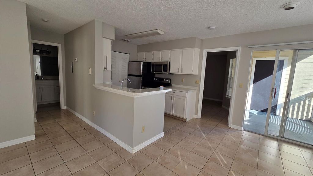 Image 9 of property listing at 1073 S HIAWASSEE ROAD 1011, Orlando, FL 32835
