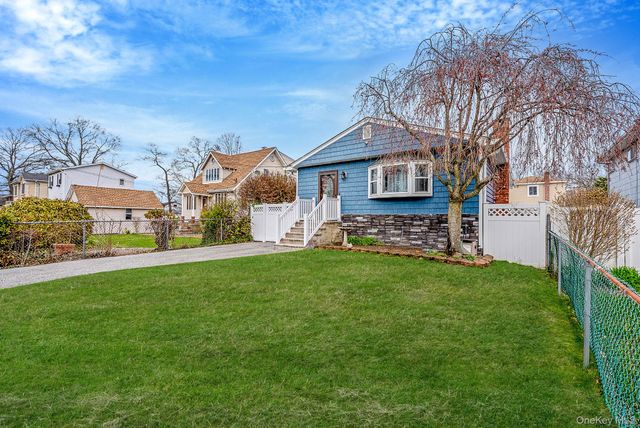 414 Myrtle Avenue, West Islip, NY 11795