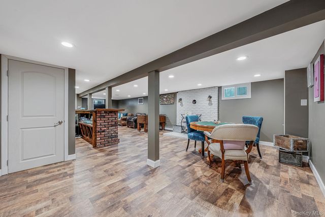 414 Myrtle Avenue, West Islip, NY 11795