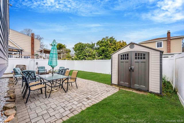 414 Myrtle Avenue, West Islip, NY 11795