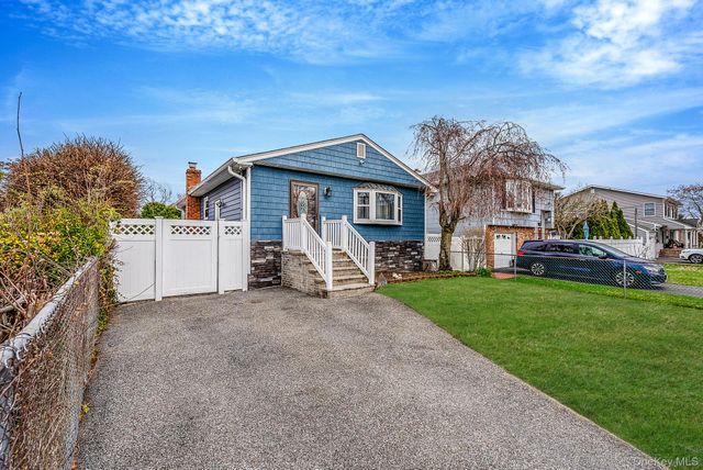 414 Myrtle Avenue, West Islip, NY 11795