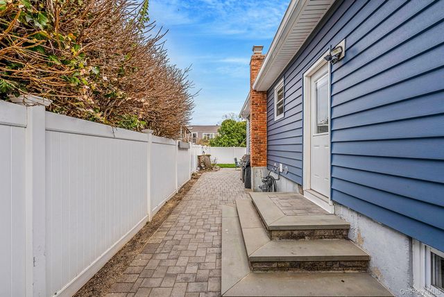 414 Myrtle Avenue, West Islip, NY 11795