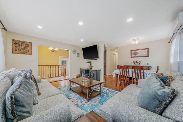 414 Myrtle Avenue, West Islip, NY 11795