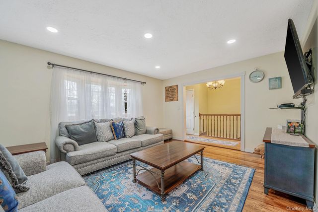 414 Myrtle Avenue, West Islip, NY 11795