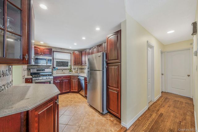 414 Myrtle Avenue, West Islip, NY 11795