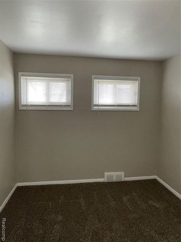 1173 Featherstone Road, Pontiac, MI 48342