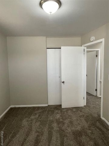 1173 Featherstone Road, Pontiac, MI 48342