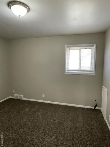 1173 Featherstone Road, Pontiac, MI 48342