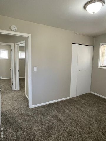 1173 Featherstone Road, Pontiac, MI 48342