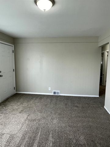 1173 Featherstone Road, Pontiac, MI 48342