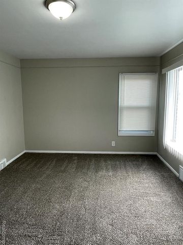1173 Featherstone Road, Pontiac, MI 48342