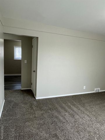 1173 Featherstone Road, Pontiac, MI 48342