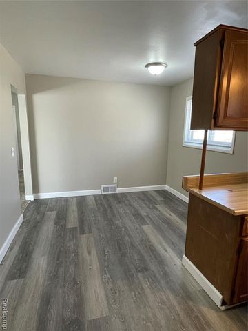 1173 Featherstone Road, Pontiac, MI 48342