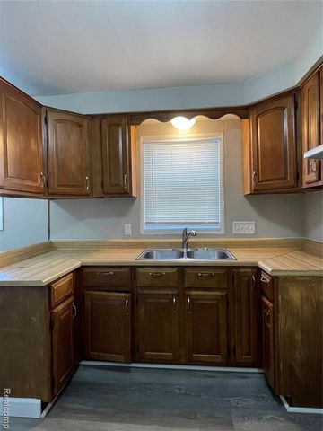 1173 Featherstone Road, Pontiac, MI 48342